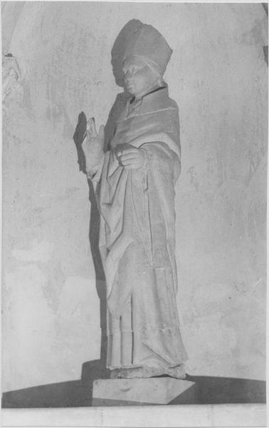 Statue : saint évêque