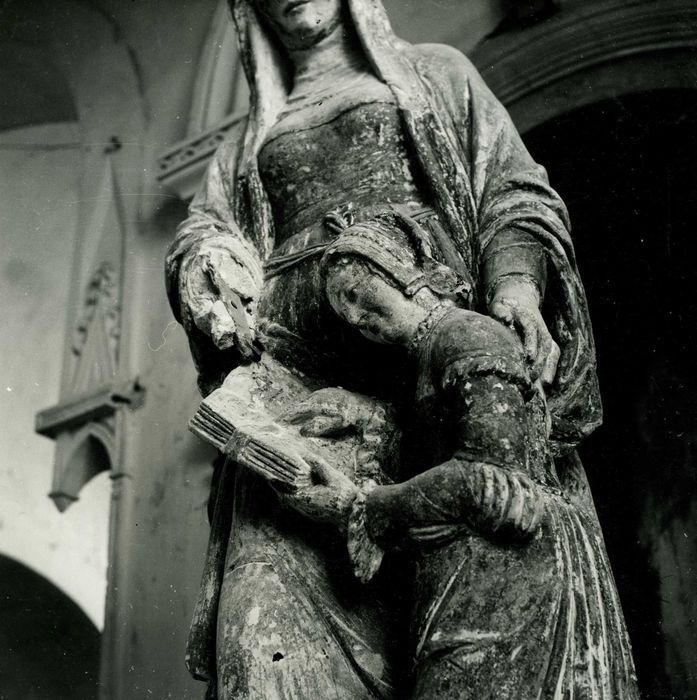 groupe sculpté : sainte Anne et la Vierge enfant, détail - © Ministère de la Culture (France), Médiathèque du patrimoine et de la photographie, diffusion RMN-GP