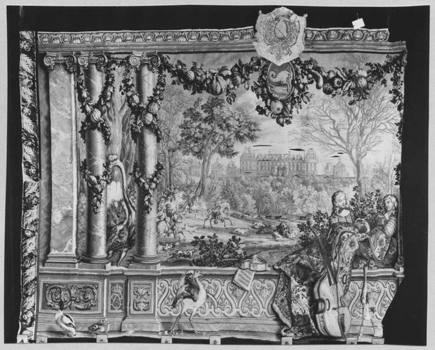 pièce murale : le mois de décembre ou le signe du Capricorne ou le château de Monceau, le roi à la chasse aux armes du Maréchal de Noailles - © Ministère de la Culture (France), Médiathèque du patrimoine et de la photographie, diffusion RMN-GP