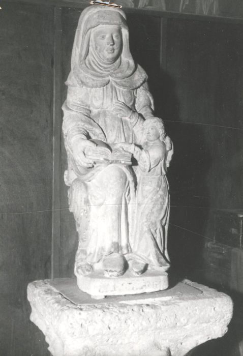 groupe sculpté : Sainte Anne et la Vierge - © Ministère de la Culture (France), Médiathèque du patrimoine et de la photographie, diffusion RMN-GP