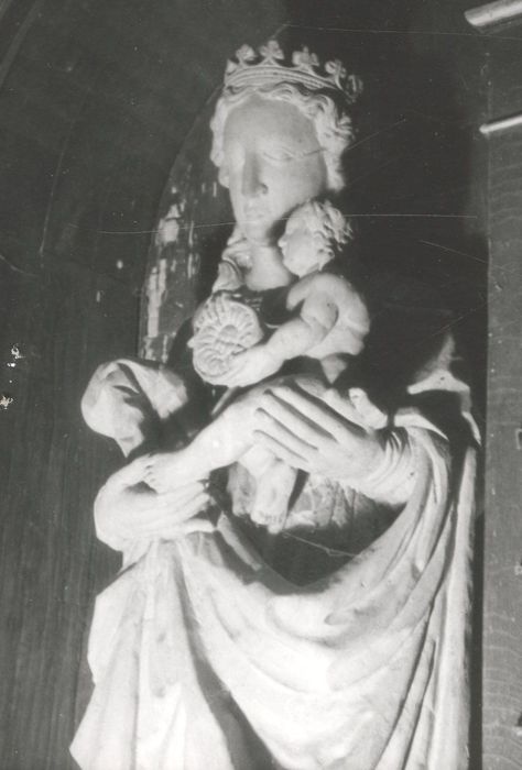 statue : Vierge à l'Enfant n°1