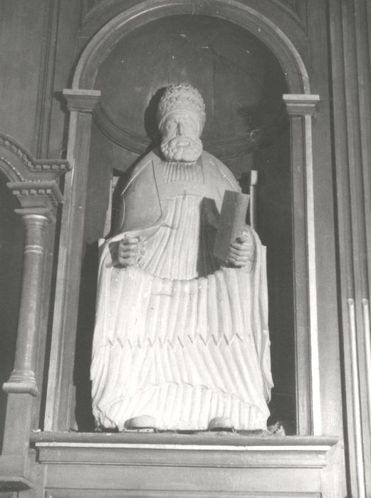 statue : Saint Pierre en pape