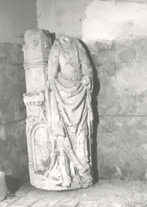statue : Sainte Barbe