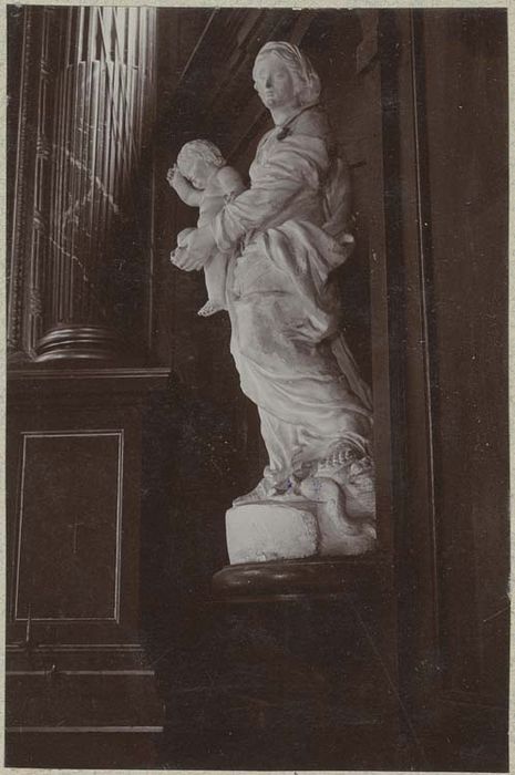 statue : Vierge à l'Enfant