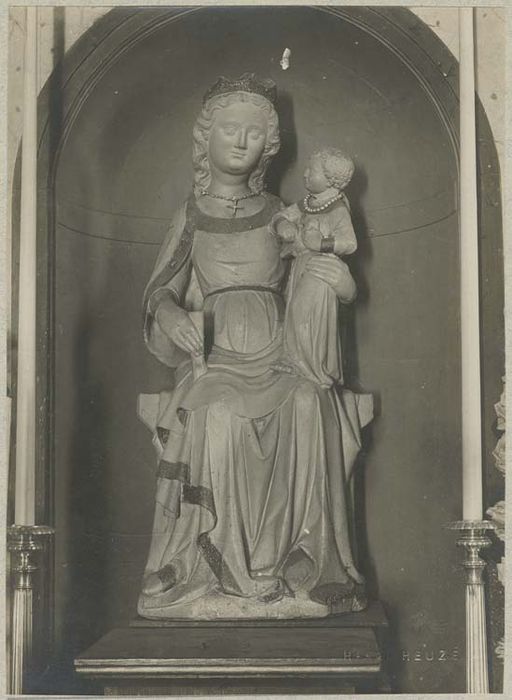 Statue : Vierge à l'Enfant