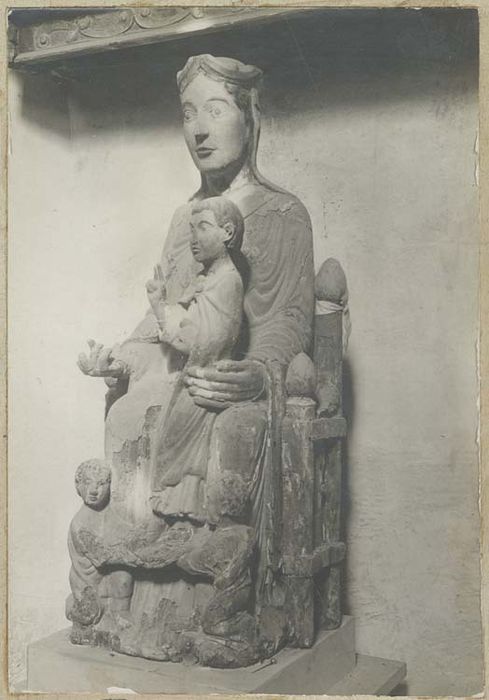 statue : Vierge à l'Enfant