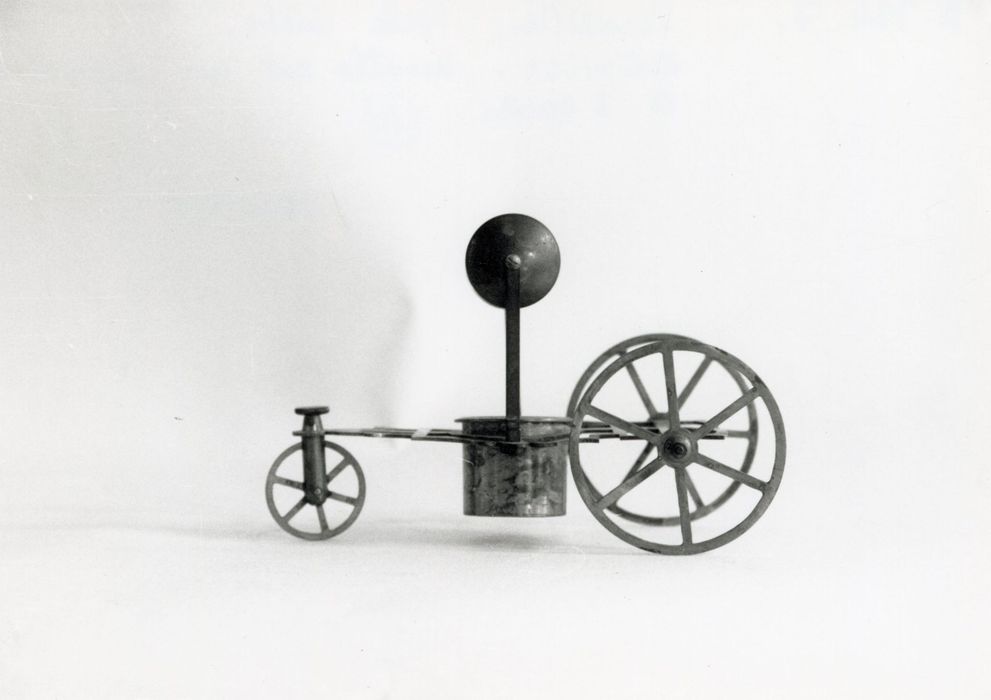Instrument de démonstration de phénomènes physiques (éolipile)