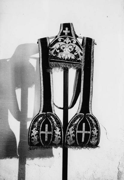 étole et manipule - © Ministère de la Culture (France), Médiathèque du patrimoine et de la photographie (objets mobiliers), tous droits réservés