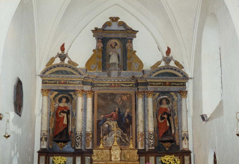 retable, avec ses statues et sa toile : Vierge de Pitié - © Ministère de la Culture (France), Médiathèque du patrimoine et de la photographie (objets mobiliers), tous droits réservés