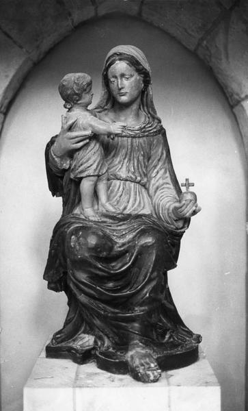 statue : Vierge à l'Enfant