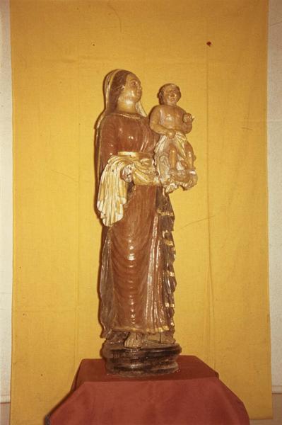 statue : Vierge à l'Enfant