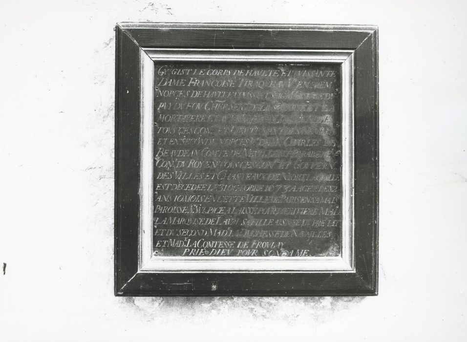 plaque funéraire : épitaphe de Françoise Tiraqueau