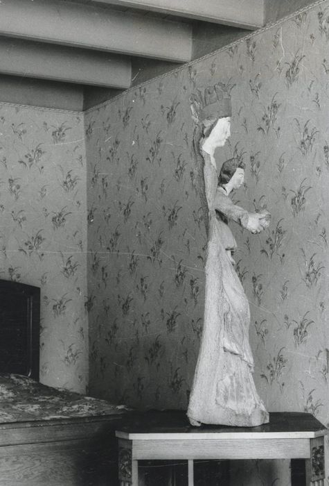statue : Vierge à l'Enfant, profil droit - © Ministère de la Culture (France), Médiathèque du patrimoine et de la photographie, diffusion RMN-GP