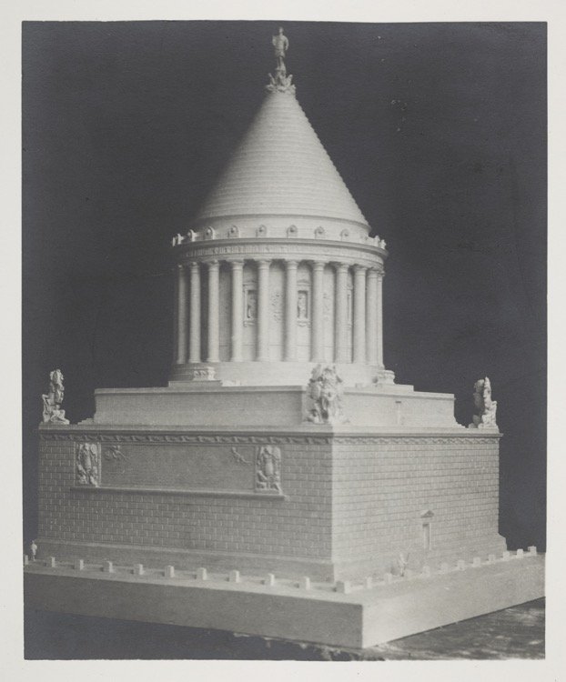 Maquette du trophée d’Auguste avant sa destruction en 1705