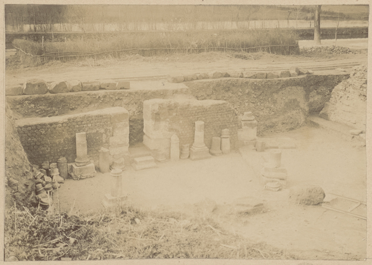 Mur du proscenium (côté de l’arène). Canal du Berry