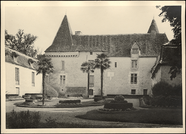 Façade sud sur la cour