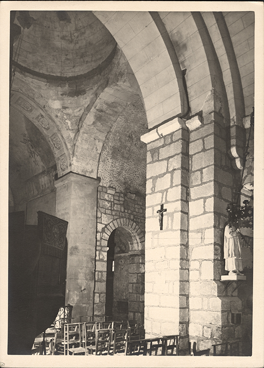 Passage dans le mur du transept sud