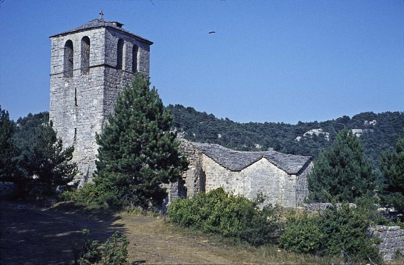 Restes d'une église romane, clocher