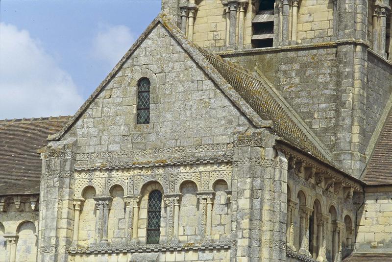 Façade sud du transept, partie supérieure