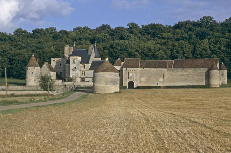 Ensemble nord : logis, tours et enceinte