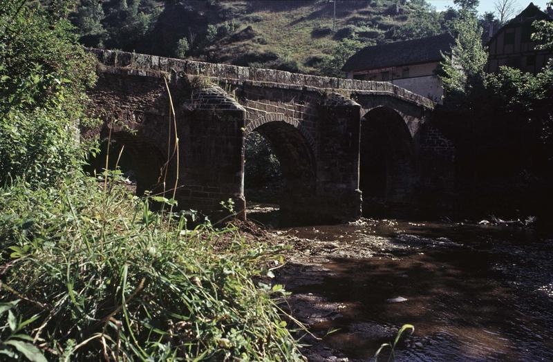 Pont romain au pied de Conques