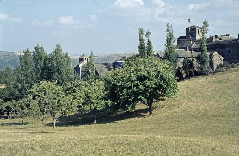 Vue générale du village et des deux églises