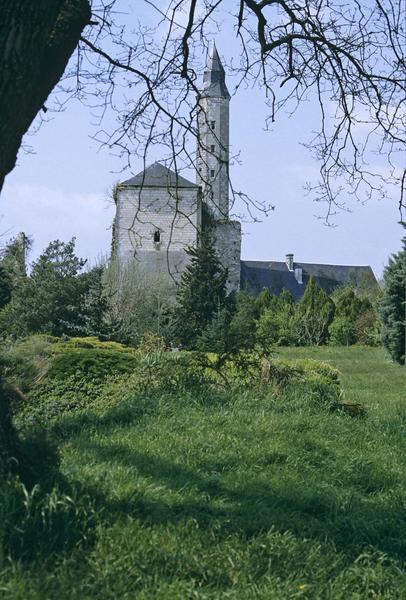 Tour de Marmande et les ruines