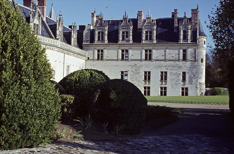 Aile Louis XII : façade sur la cour côté ouest