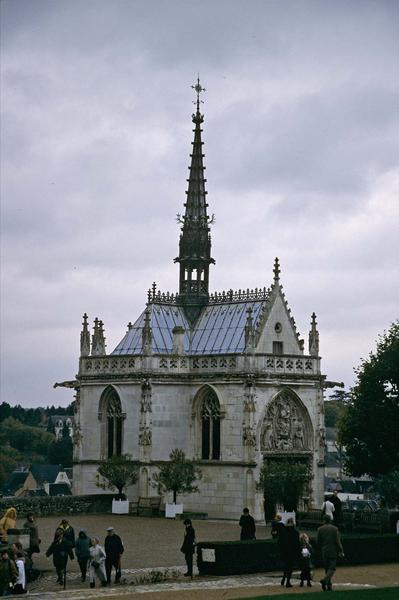 Ensemble de la chapelle Saint-Hubert, visiteurs