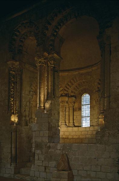 Eglise, intérieur : le choeur