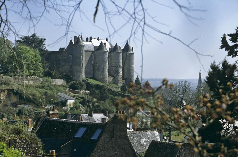 Ensemble ouest et maisons environnantes