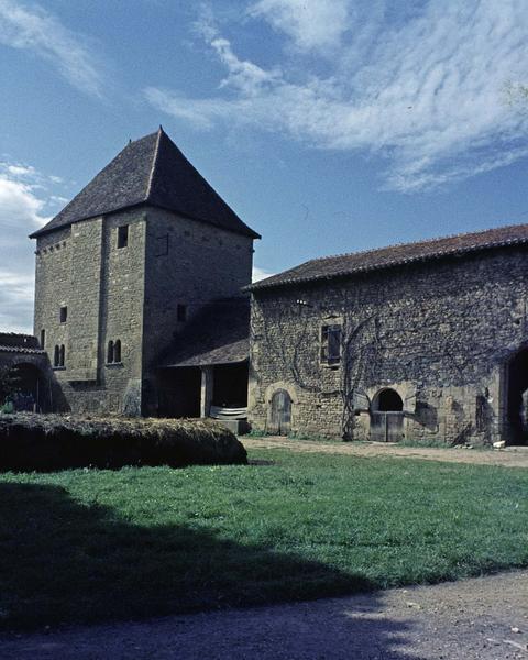 Tour carrée de l'ancien prieuré