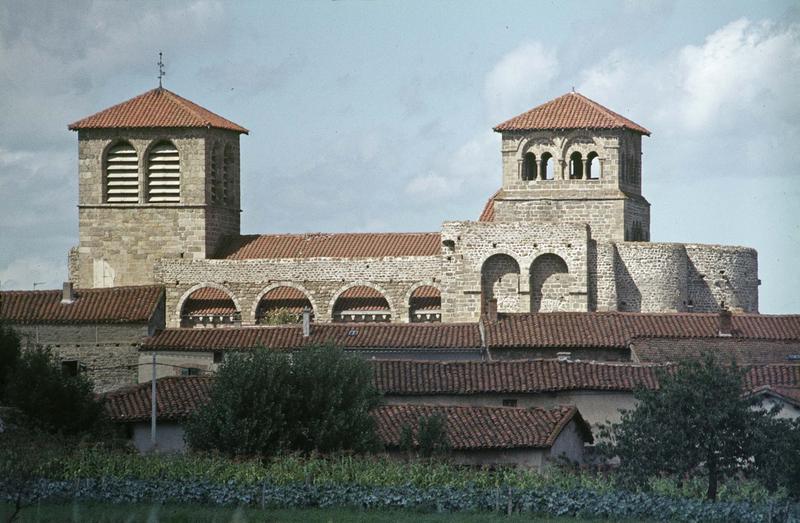 Façade sud, clochers et arcades