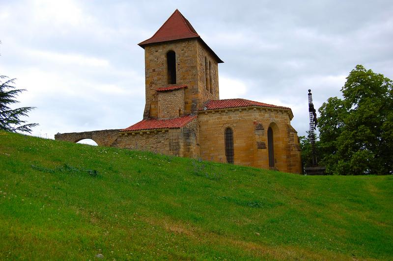 Ancienne église Notre-Dame : vue générale du chevet et du clocher