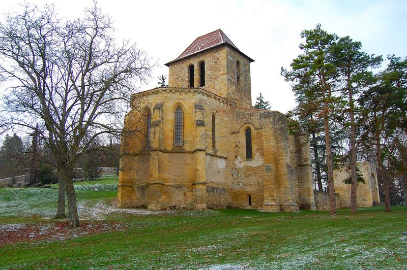 Ancienne église Notre-Dame : vue générale du chevet et du clocher