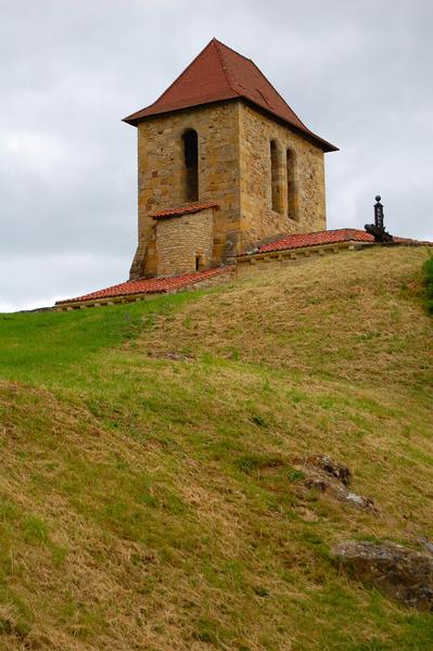 Ancienne église Notre-Dame : vue partielle du clocher