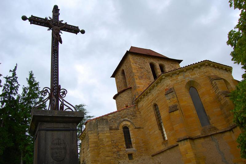 Ancienne église Notre-Dame : vue générale du clocher et du chevet