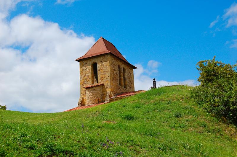 Ancienne église Notre-Dame : vue générale du clocher