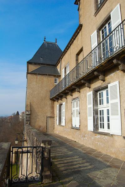 vue partielle de la façade depuis la terrasse sud