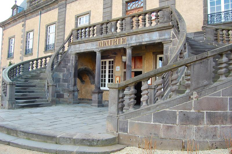 vue générale de l'escalier de la façade principale