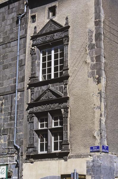 Façade sur la rue de l'Horloge, fenêtres Renaissance