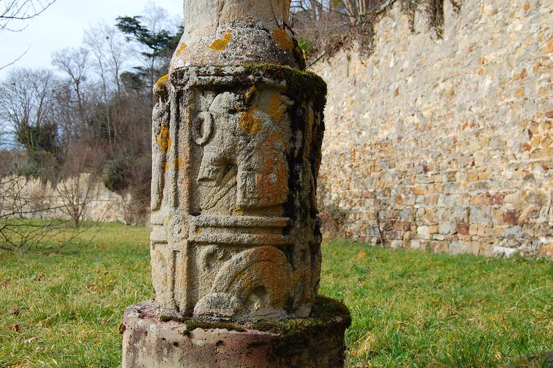 fûts de colonnes gallo-romaines, détail de la partie médiane