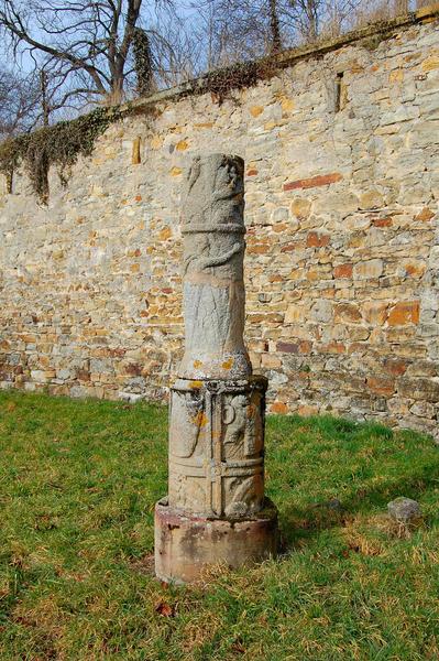 fûts de colonnes gallo-romaines, vue générale