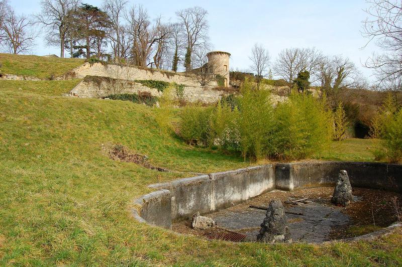 vue générale des terrasses et d'un des bassins