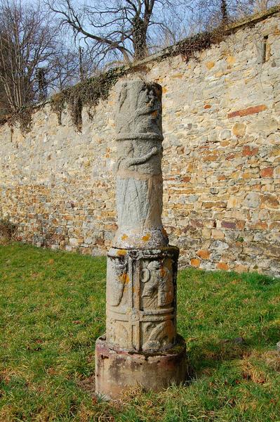 fûts de colonnes gallo-romaines, vue générale