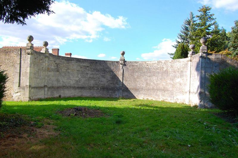 vue partielle du mur de clôture, exèdre