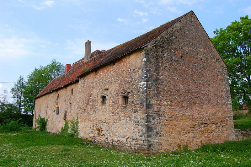 vue de la façade sud de l'aile des communs