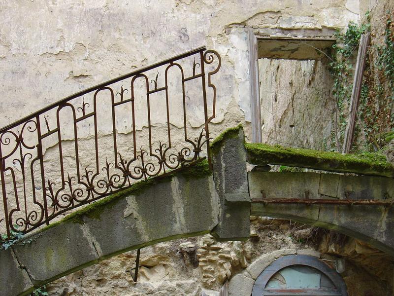 détail de l'escalier d'honneur et de sa rampe en fer forgé