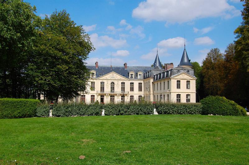 vue générale de la façade sud du château