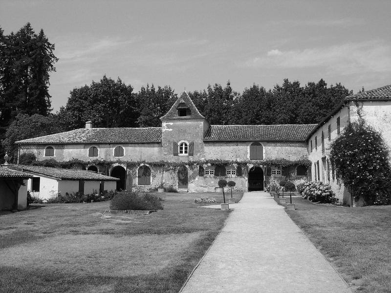 vue générale des communs, façades sud et ouest